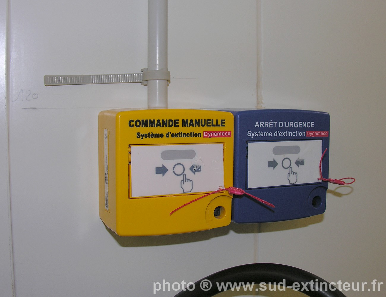 Dclencheur Activation Manuelle et bouton d'Arrt d'Urgence associs  la centrale